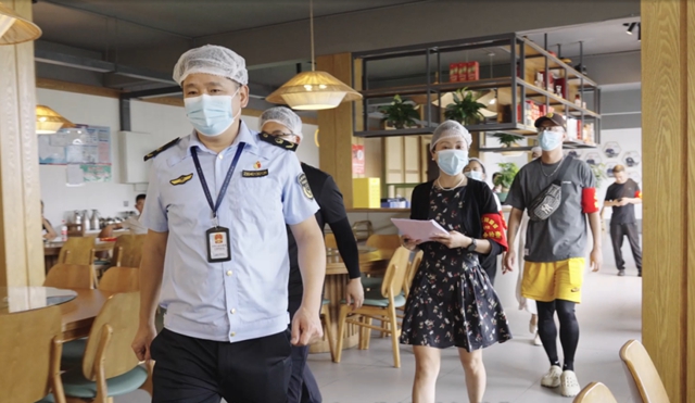 泸州市打造食品经营安全监管新样板全力保障群众饮食安全
