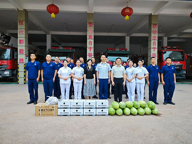 古蔺县中医医院到古蔺县消防救援局开展“八一”建军节走访慰问活动(图3) 3.jpg