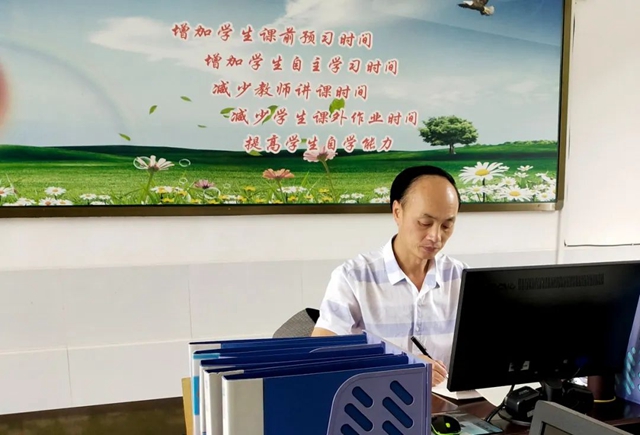 师者如光 | 张登义：乡村校园的守望者