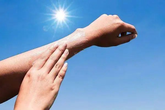 【高温红色预警】40+℃，一定要注意……