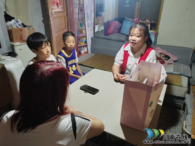 叙永银顶小学：防旱慰问办实事，家访宣传护成长