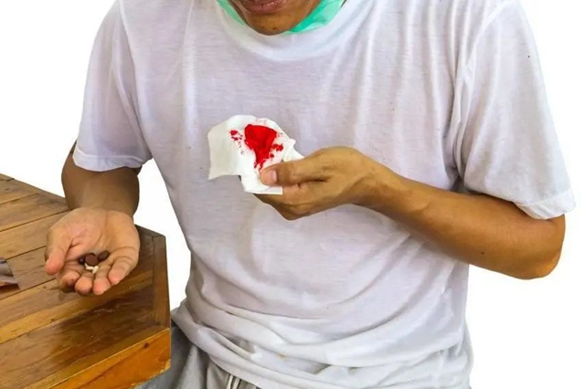 【警惕】男子一咳一口血!严重时一次吐血数十毫升……(图2) 微信图片_20240909083656.jpg