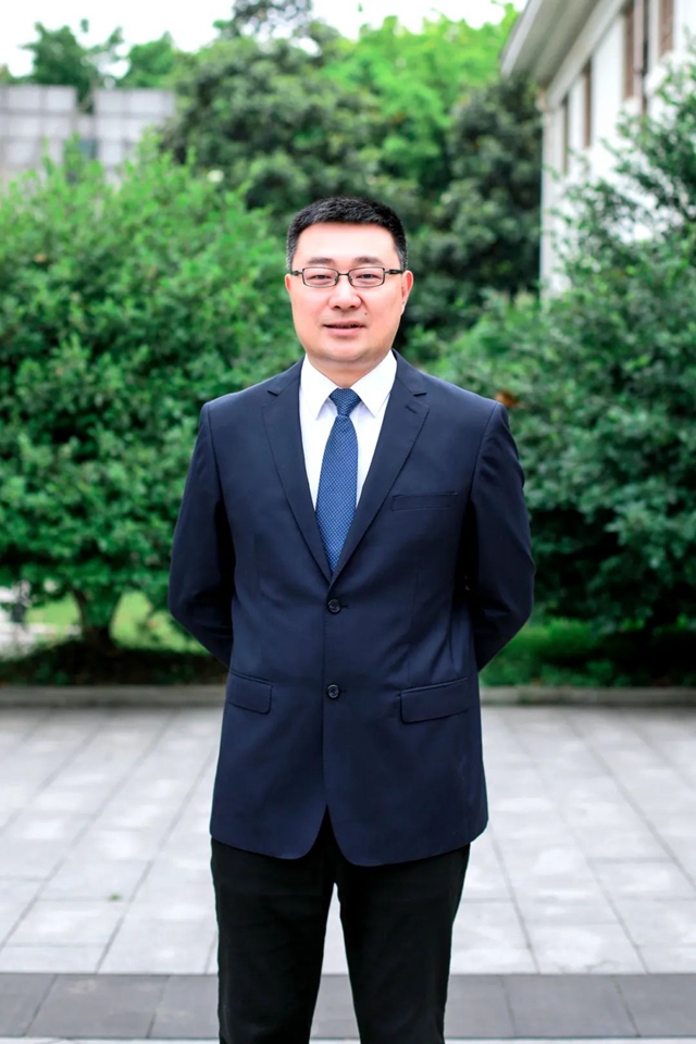 师者如光 | 罗永怀：提灯引路 忠实践行教育家精神