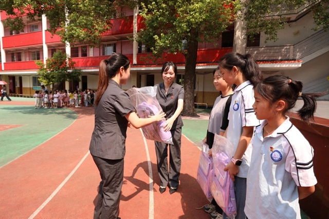 法润春芽·“未”你而来┃龙马潭区法院“开学第一课”送法进校园关爱留守儿童(图5) 微信图片_20240912092437.jpg
