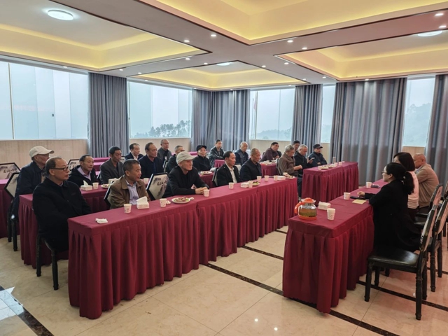 情暖金秋,爱满重阳┃泸县天兴镇召开退休老干部重阳节座谈会(图2) 微信图片_20241012111741.jpg