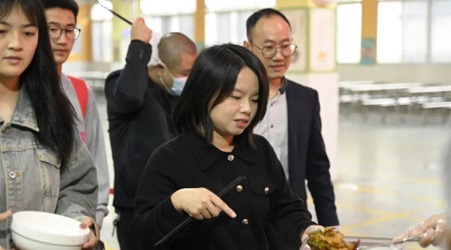 泸县建校举行2024年秋期膳食管理家长委员会成立大会暨学生食堂饭菜定价会(图5) 5.jpg