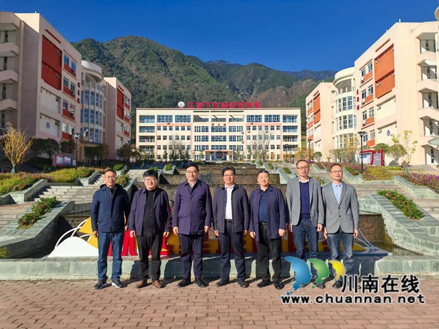 帮扶慰问暖人心，交流发展教育情｜泸县一中党委书记邹强率队赴边远地区开展支教帮扶和慰问工作