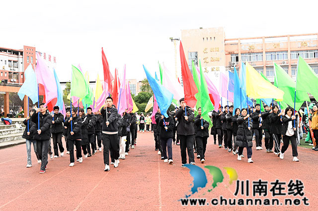 泸县建校2024年“文轩杯”体育节暨第二十九届田径运动会开幕(图6) _DSC8762.jpg