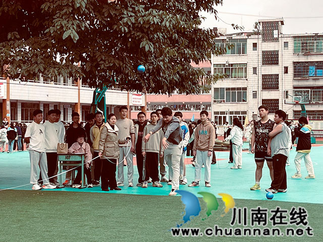 古榕树下 艺体铸魂|泸县六中成功举办第47届艺体节(图9) 12.jpg