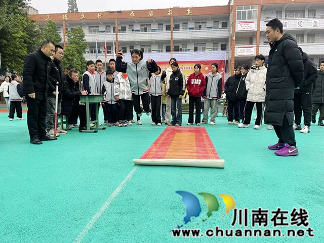 古榕树下 艺体铸魂|泸县六中成功举办第47届艺体节(图8) 11.jpg
