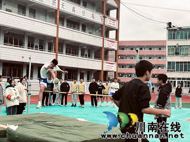 古榕树下 艺体铸魂|泸县六中成功举办第47届艺体节(图7) 10.jpg