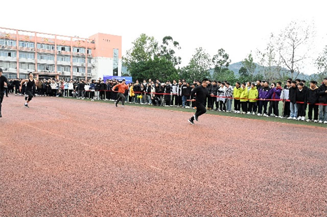 趣燃初冬,“师”展魅力┃泸县建校举行2024年教职工运动会(图3) 3.jpg