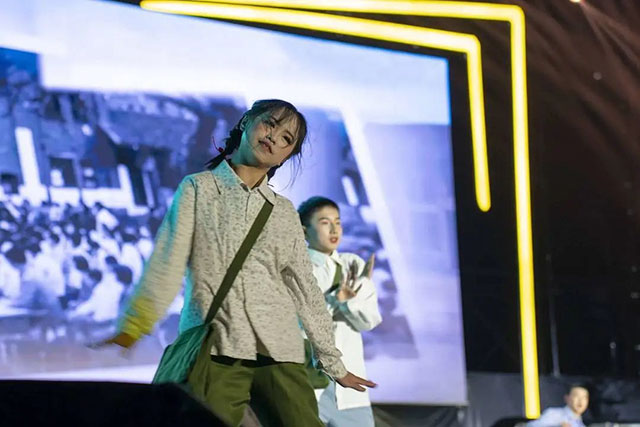 精彩纷呈!泸州七中举行60周年办学成果展晚会(图4) 4.jpg