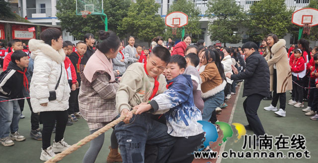 拔河比赛-拍摄：魏铭.jpg