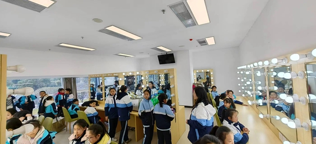 交响浸润 成就美好 | 泸州这个学校合唱团唱响2025新年音乐会(图14) 14.jpg