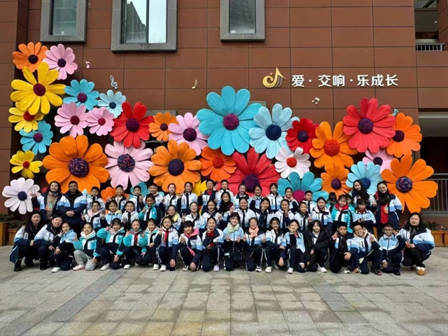 交响浸润 成就美好 | 泸州这个学校合唱团唱响2025新年音乐会(图19) 19.jpg