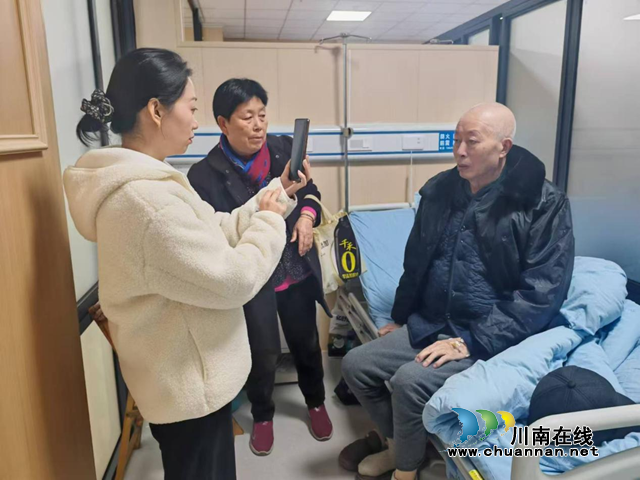 江阳区北城街道濂溪路社区：退休认证“上门办”，温馨服务暖人心