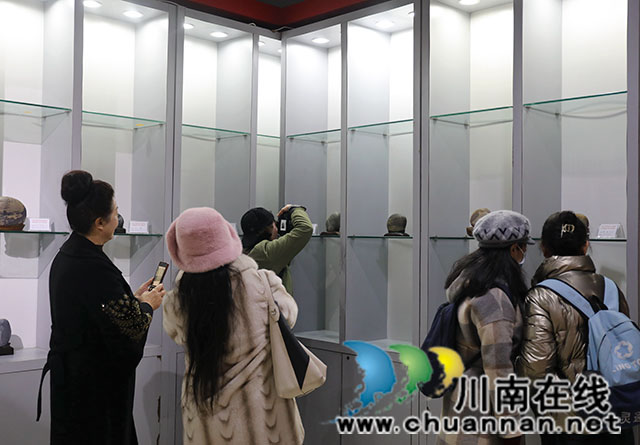2024中国国际酒业博览会第四届长江奇石精品展在龙马潭举行(图8) 3O7A1947.jpg
