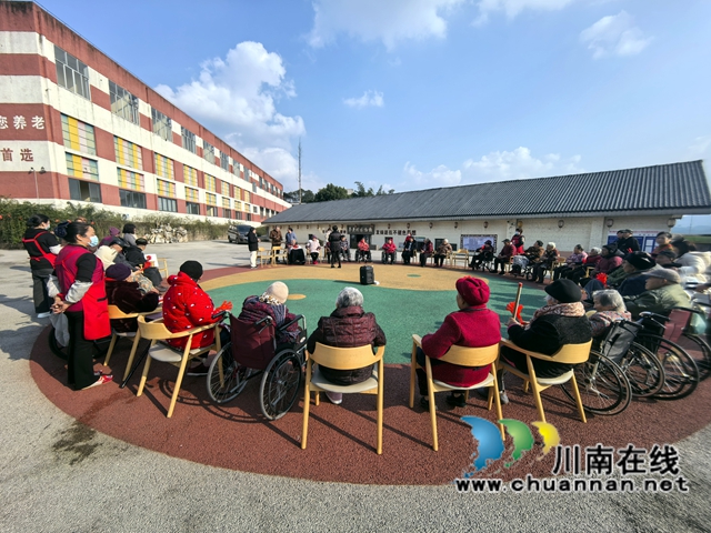 寒冬送暖意 敬老显温情｜民建泸州市属五支部到敬老院慰问