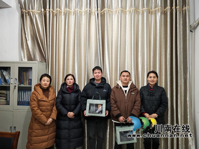 合江县开展“三支一扶”人员走访慰问活动