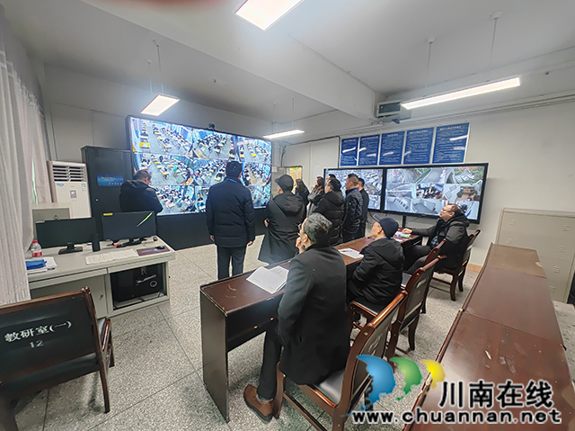 泸县教育和体育局局长王学良巡视泸县一中高中学业水平合格性考试
