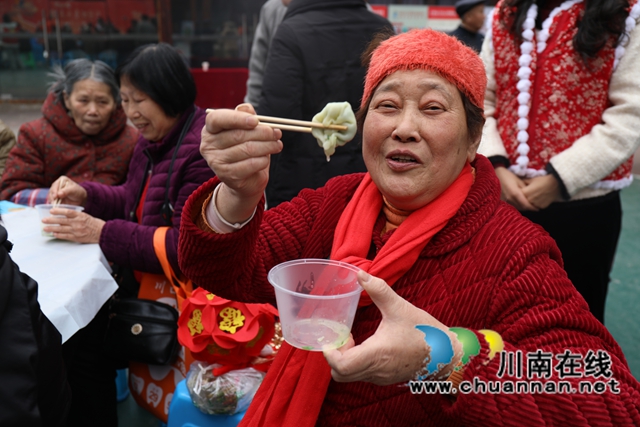 龙马潭：邻里欢聚迎新春 共庆美好中国年