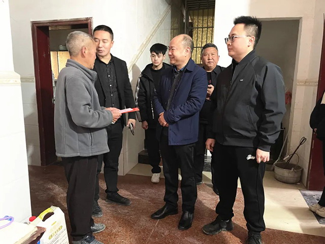 助力乡村振兴︱泸州公交集团到曹坝村、普安村开展新春走访慰问
