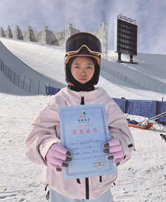 创国内纪录！12岁泸州小将马世馨完成自由式滑雪高难度动作