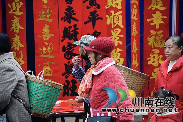 泸县百和镇：流光溢彩迎新春，喜气洋洋过大年