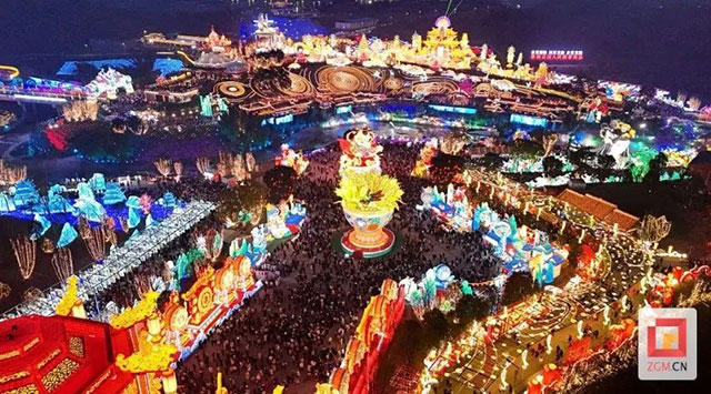 自贡：中华彩灯大世界连续四天全省榜首！