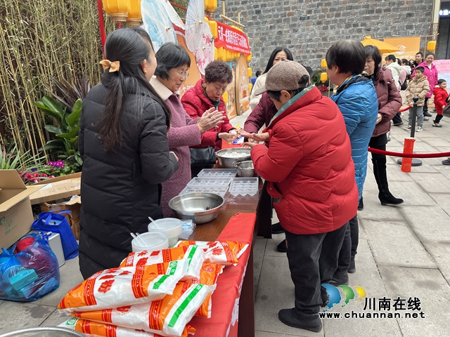 江阳区北城街道东门口社区:温情元宵,幸福享老(图2) 东2.jpg