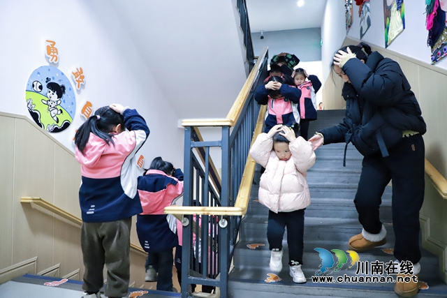 防范地质灾害 筑牢安全防线｜叙永县叙永镇东城幼儿园分园（阳光幼儿园）开展地质灾害安全教育暨演练活动