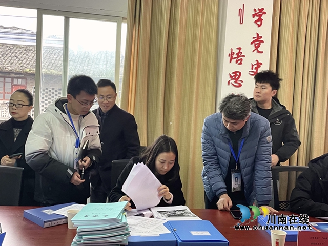 泸县六中迎接泸县教育和体育局开学工作检查