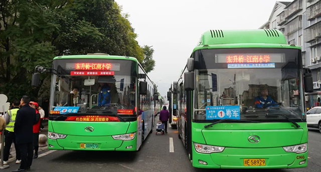 家门口到校门口 | 开学季，泸州公交护航“通学路”~