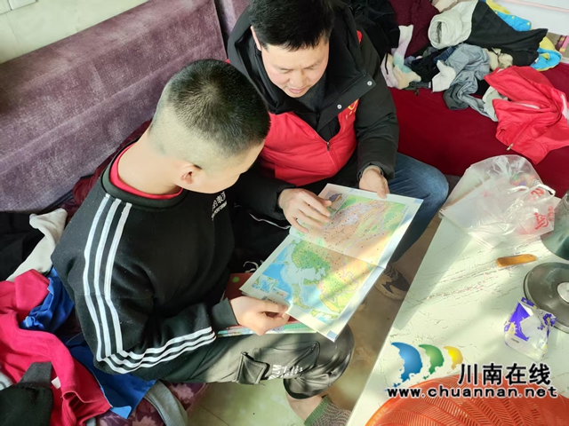 泸县福集镇金银学校开展“学习雷锋精神，争当新时代志愿者”主题系列活动