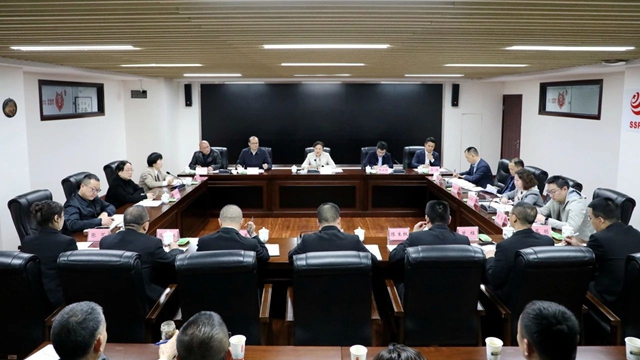 涂曲平调研龙马潭区法院