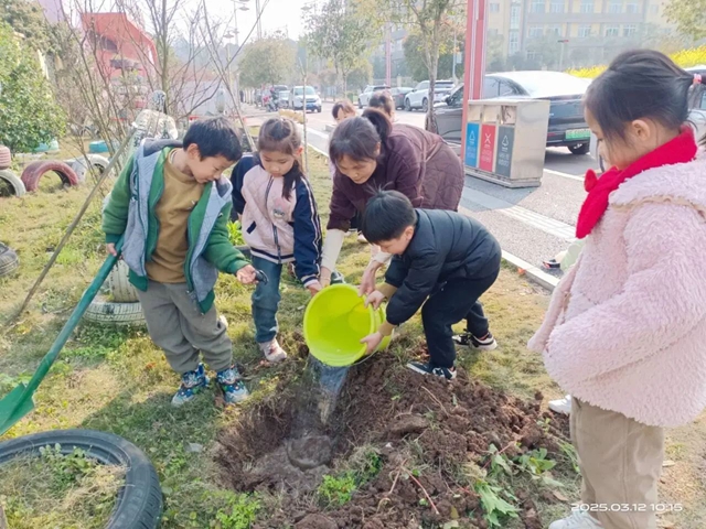 “植”此青绿,共“树”未来!|泸州市各校园开展植树节活动(图5) 4.jpg
