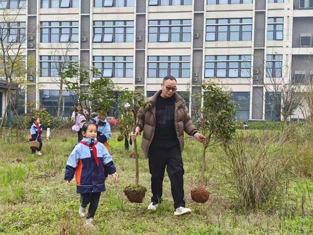 “植”此青绿,共“树”未来!|泸州市各校园开展植树节活动(图10) 9.jpg