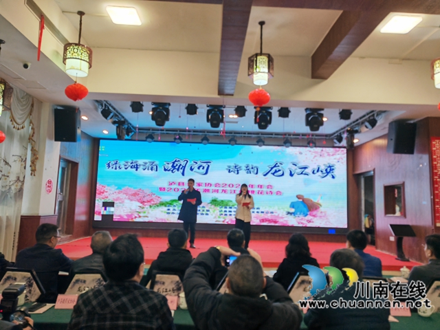 诗歌吟诵（曾佐然摄）.jpg