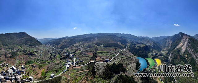 古蔺彰德:漫山春色藏不住 千亩李花竞绽放(图1) 1.jpg