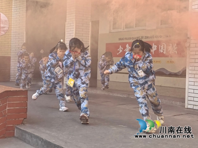 筑牢安全防线，守护平安校园｜泸县嘉明小学开展消防应急疏散演练活动