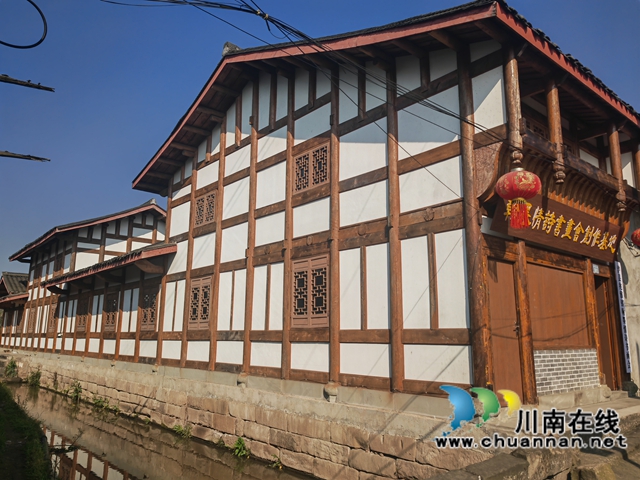 新溪子仿古建筑（曾佐然摄）.jpg
