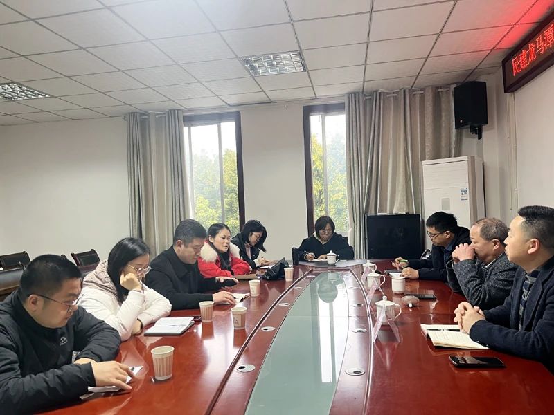 民建泸州市属二支部:学习两会精神,增添履职动力(图2) 二2.jpg