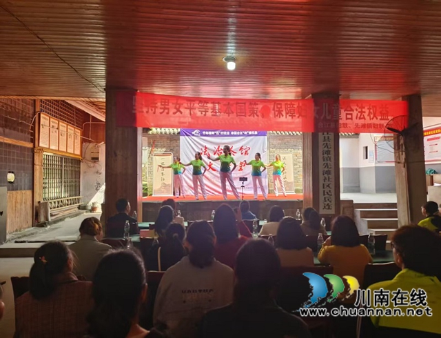 合江县：茶香普法两不误，“法治茶馆”超对路