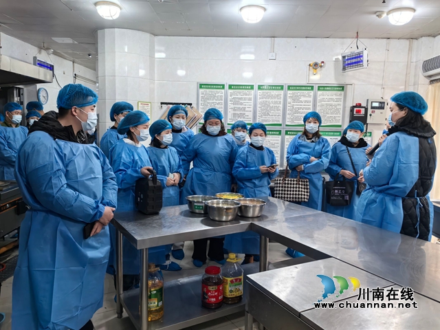 江阳区景坡路幼儿园开展家委会暨膳食委员会进校园活动
