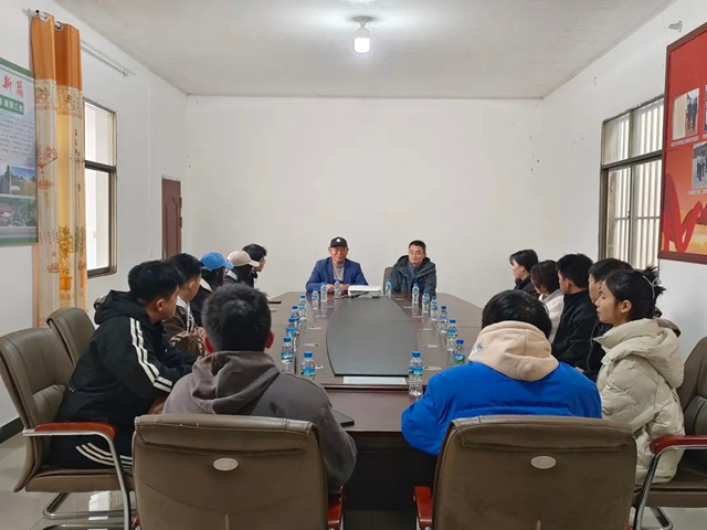 筑梦文山,“农”情启航|泸县建校2022级农学专业学生到校友企业开展实习。(图4) 4.jpg