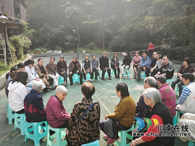 龙马潭区小市街道回龙湾社区：倾听民声汇民意，阳光问廉纾民忧