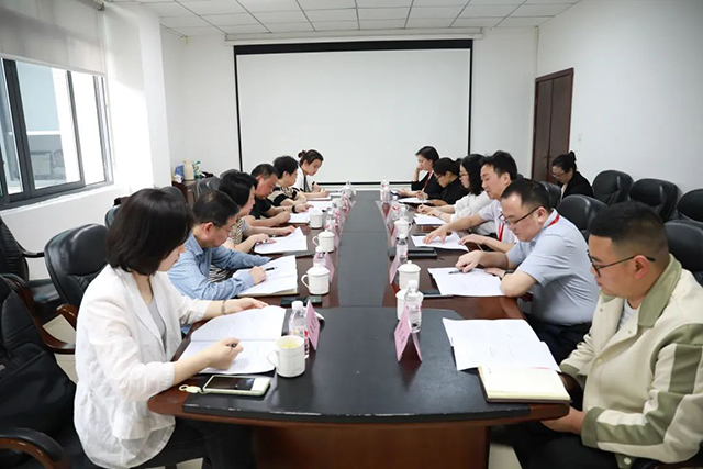 【关注】合江县决咨委领导到合江县中医医院调研免陪照护服务工作