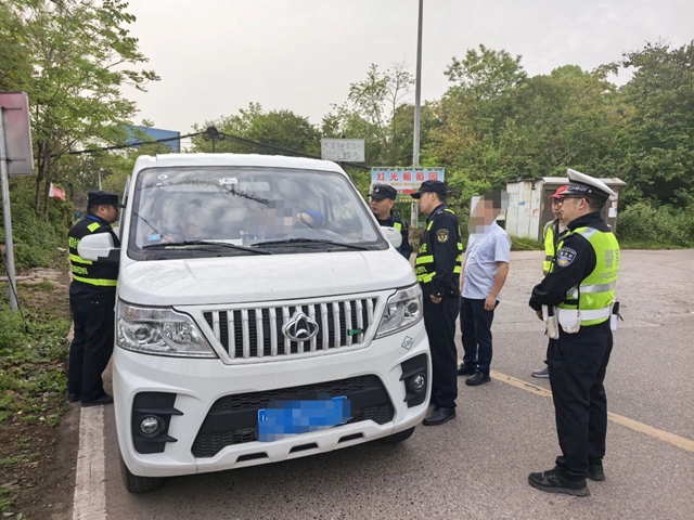 案例合集 | 向“黑车”说“不”！泸州交通运输执法严查乡镇非法营运……