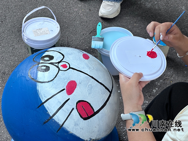 龙马潭区鱼塘街道云华山社区新时代文明实践站：公益彩绘活动 扮靓幸福家园